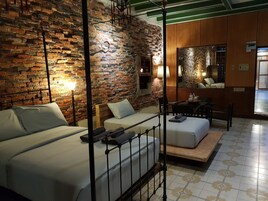 Saksit Phithak | Free WiFi