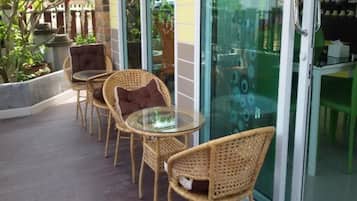 Breakfast, lunch, dinner served; Thai cuisine, pool views