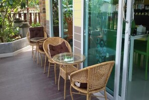 Breakfast, lunch, dinner served; Thai cuisine, pool views - Baan Phulita Resort (Songkhla)