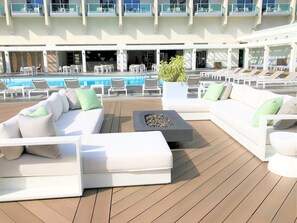 Outdoor pool - Ala Moana Hotelcondo by Luana Vacation Rental (Honolulu)