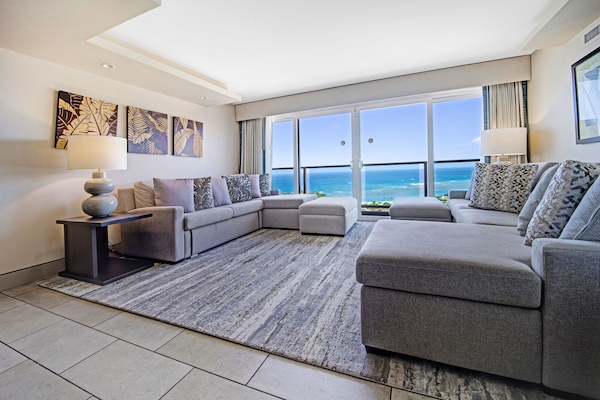 Presidential Penthouse, 4 Bedrooms, No Balcony, Ocean View (No Resort Fee 19753307) | Living area | Flat-screen TV