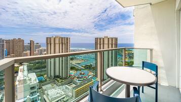 Executive Suite, 2 Bedrooms, No Balcony, Partial Ocean View (No Resort Fee 19753326) | Terrace/patio