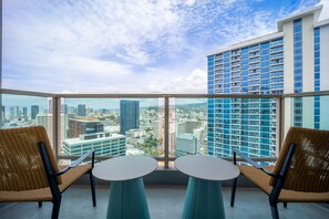 Executive Suite, 2 Bedrooms, No Balcony, Partial Ocean View (No Resort Fee 19753326) | Terrace/patio