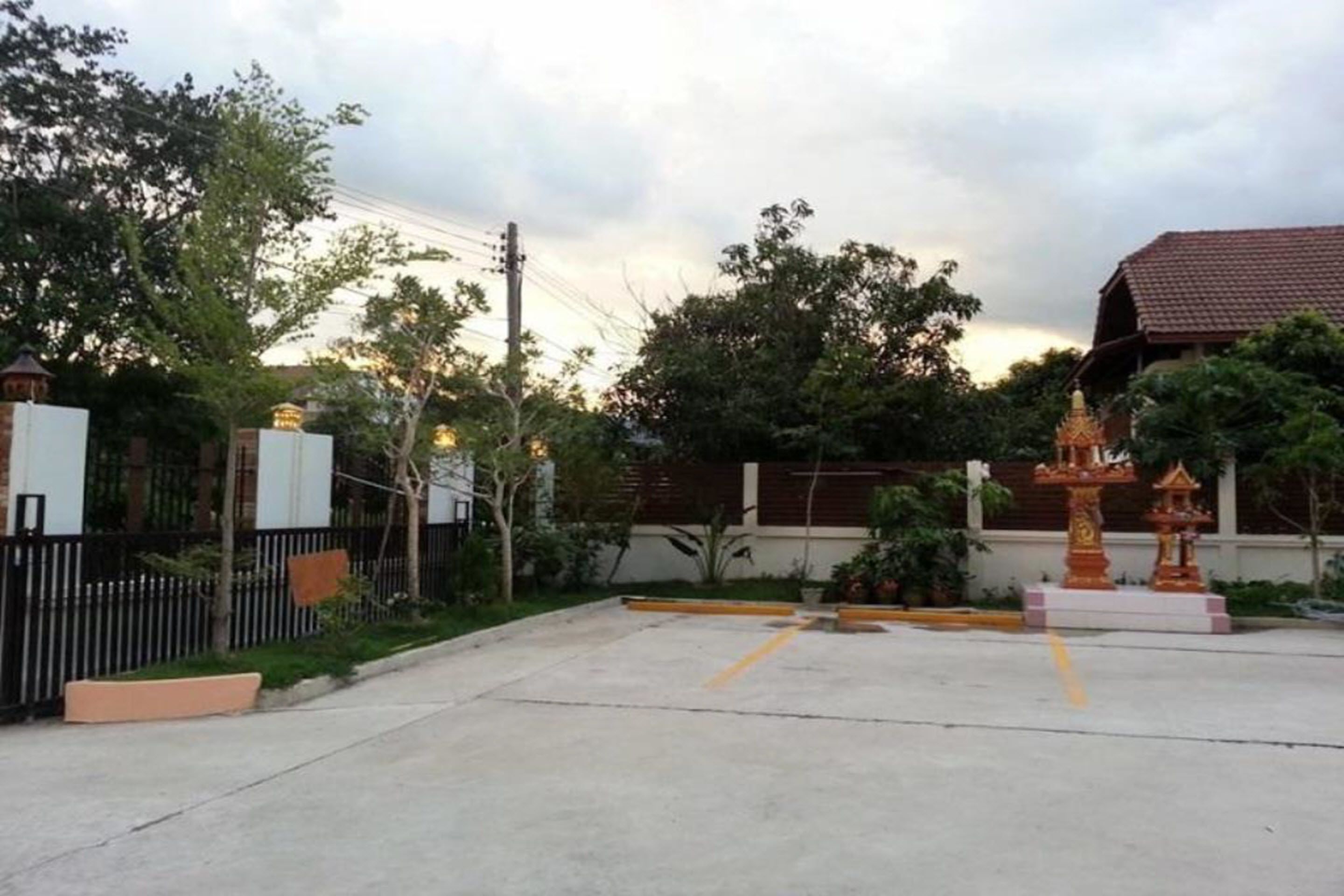 ที่จอดรถฟรี