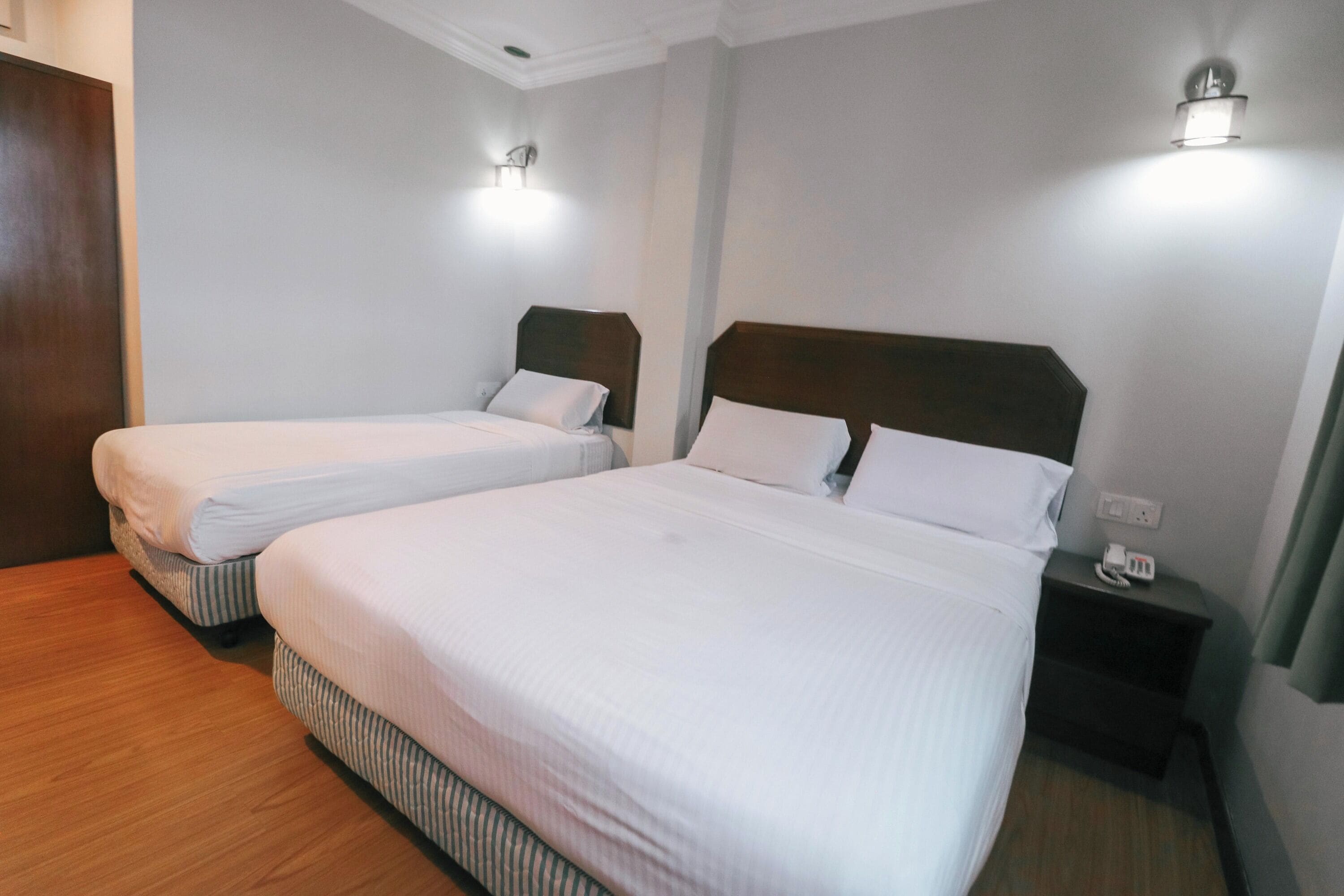 deluxe triple room | 1 bedroom, desk, iron/ironing board, free wifi
