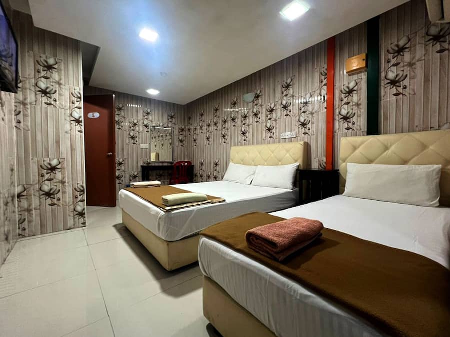 Quadruple Room | Seterika/papan seterika, Wi-fi percuma