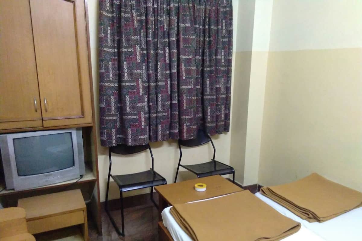 Non-AC Rooms | 1 개의 침실, 침대 시트