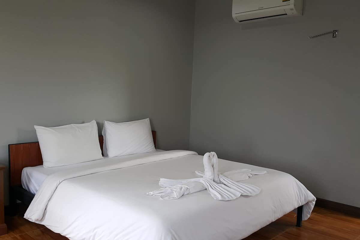 Superior Room | Desk, rollaway beds, free WiFi