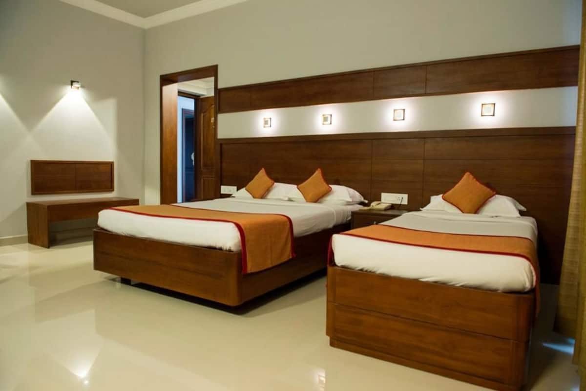 In-room safe, desk, soundproofing, iron/ironing board