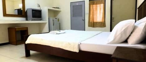 Standard Double Room | Iron/ironing board, free WiFi