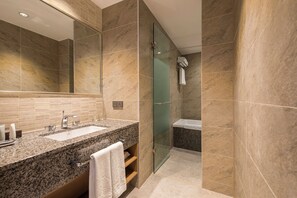 Deluxe Twin Room, Ocean View (No cooking) | Bathroom - Stanford Hotel & Resort Tongyeong (Tongyeong)