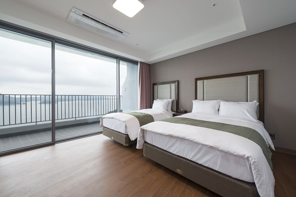 Condo King Noble (No cooking) | Màn/rèm cản sáng, truy cập Internet không dây miễn phí, bộ trải giường
