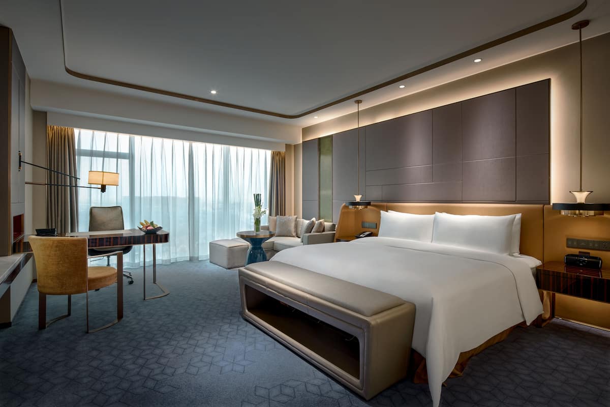 Superior Room, 1 King Bed