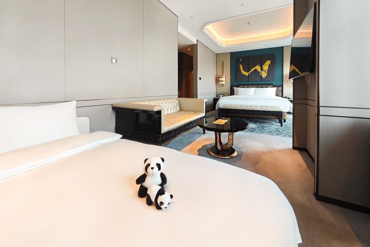 Quarto executivo, várias camas | Roupas de cama premium, edredons de pluma, frigobar, cofres nos quartos