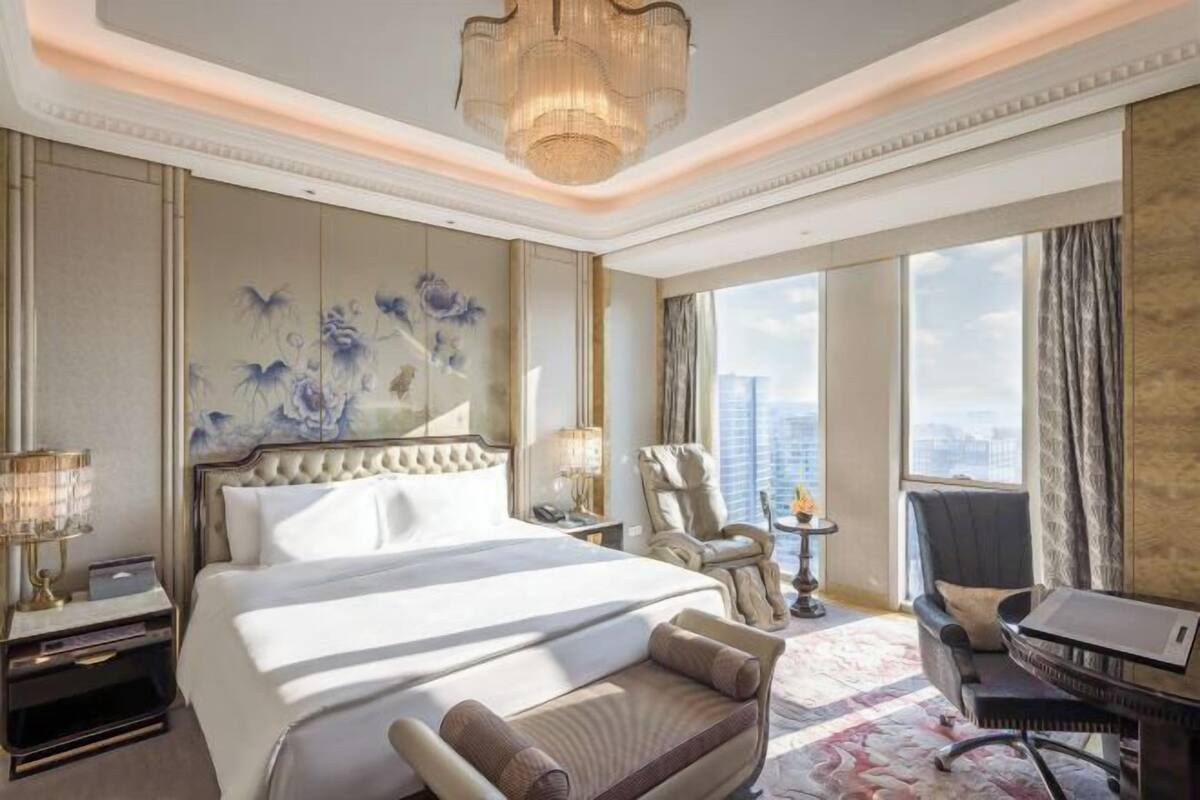 Premium bedding, down duvets, minibar, in-room safe