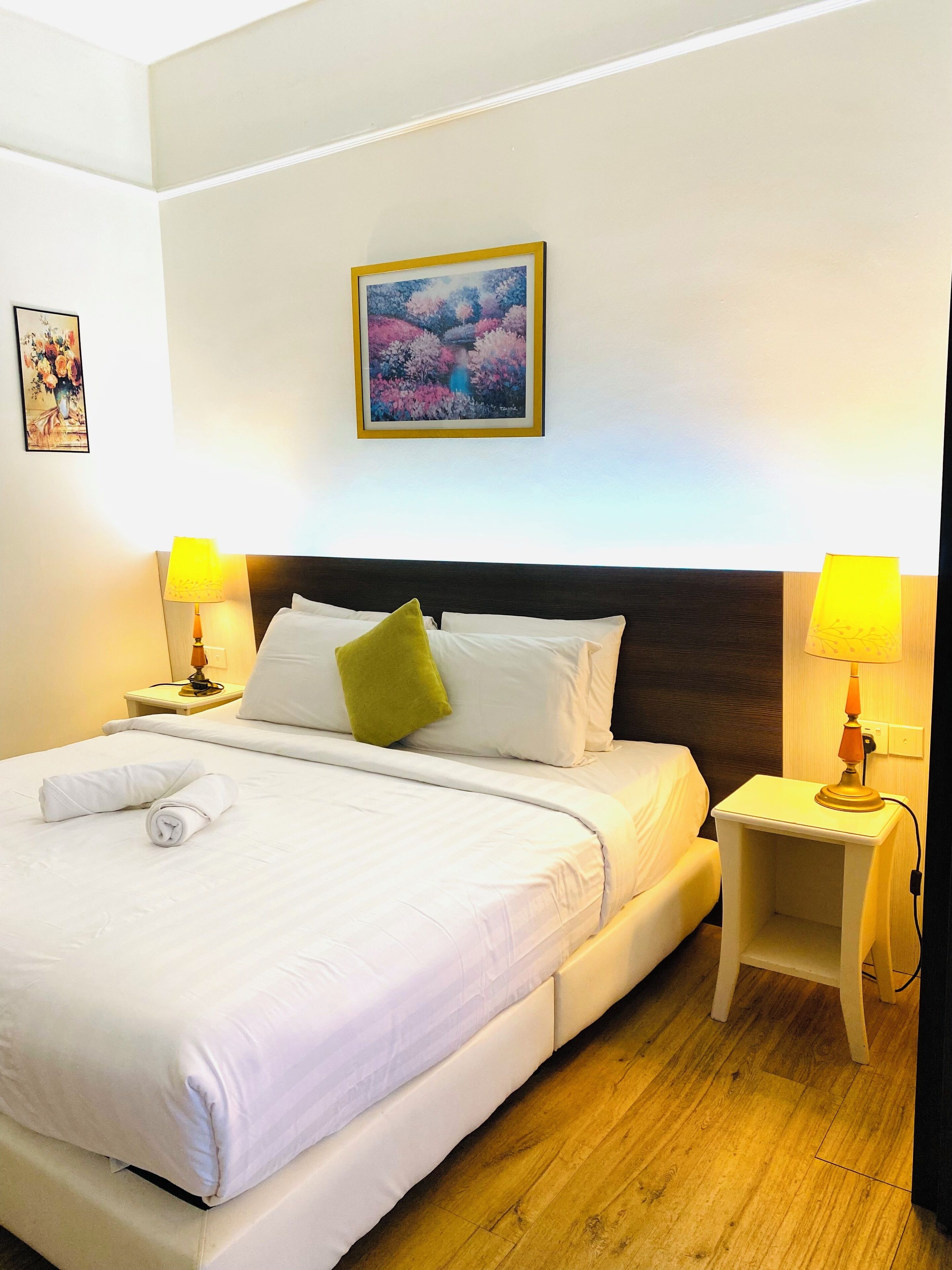 Coffres-forts dans les chambres, bureau, rideaux occultants