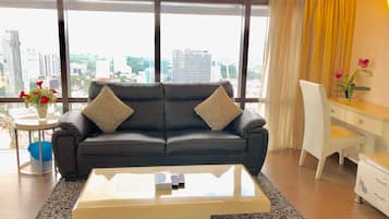 32-inch LCD TV with cable channels, TV