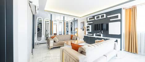 Luxury Penthouse | Laptop workspace, free WiFi, bed sheets