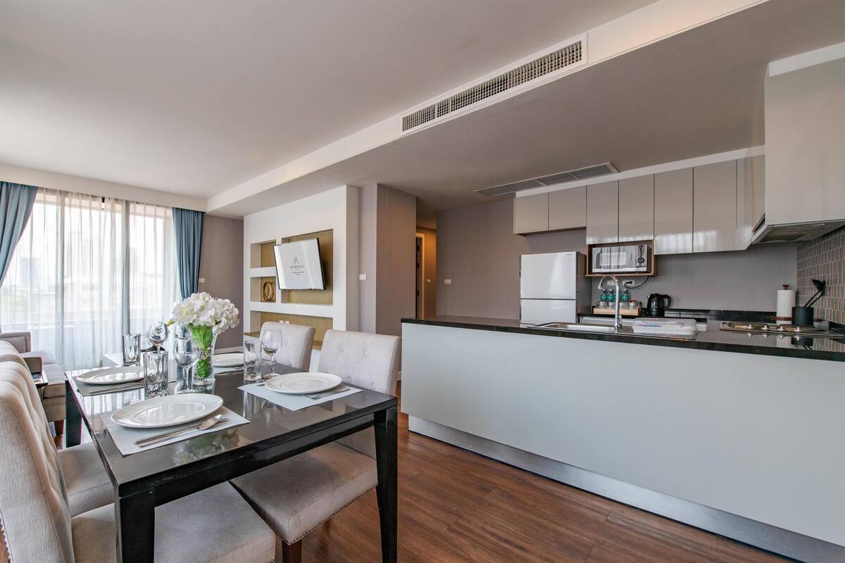 Suite – deluxe, 3 soverom | Eget kjøkken | Kjøleskap, mikrobølgeovn, kokeplater og vannkoker