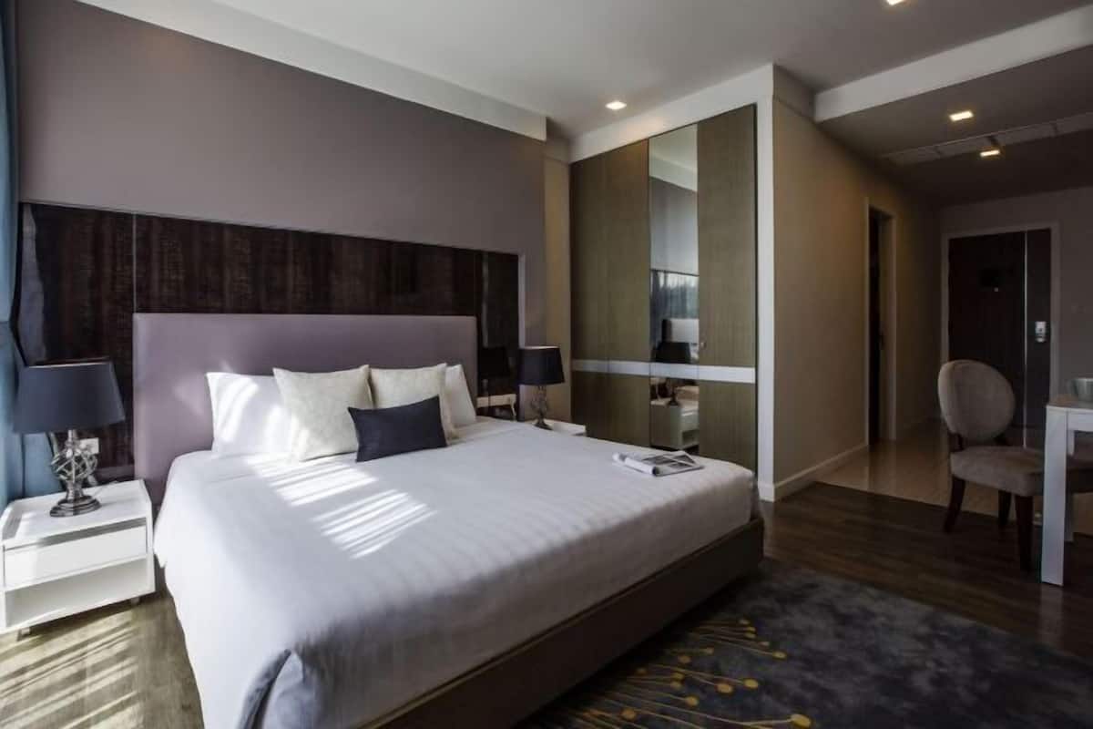 Caja de seguridad en la habitación, escritorio y insonorización