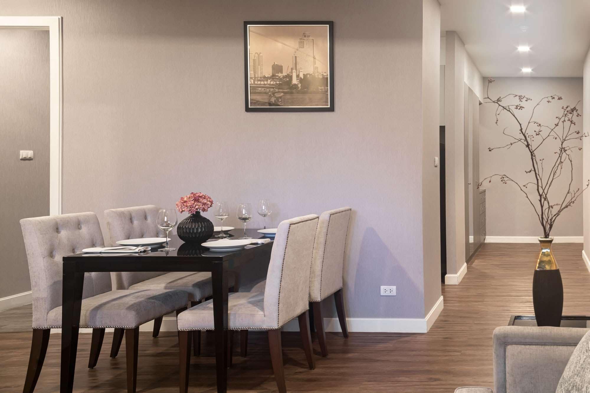 full-sized fridge, microwave, stovetop, electric kettle