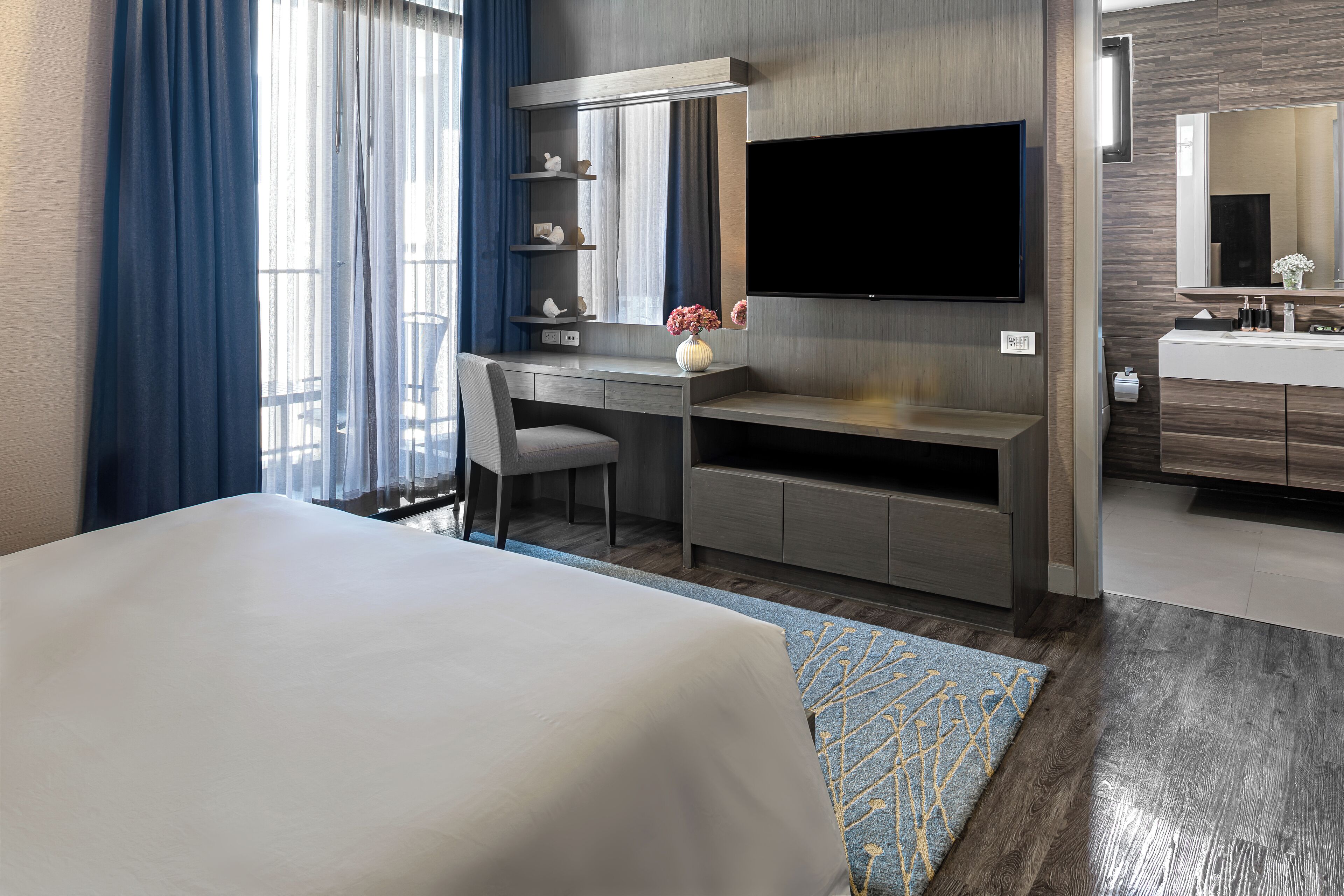 in-room safe, desk, soundproofing, free cots/infant beds