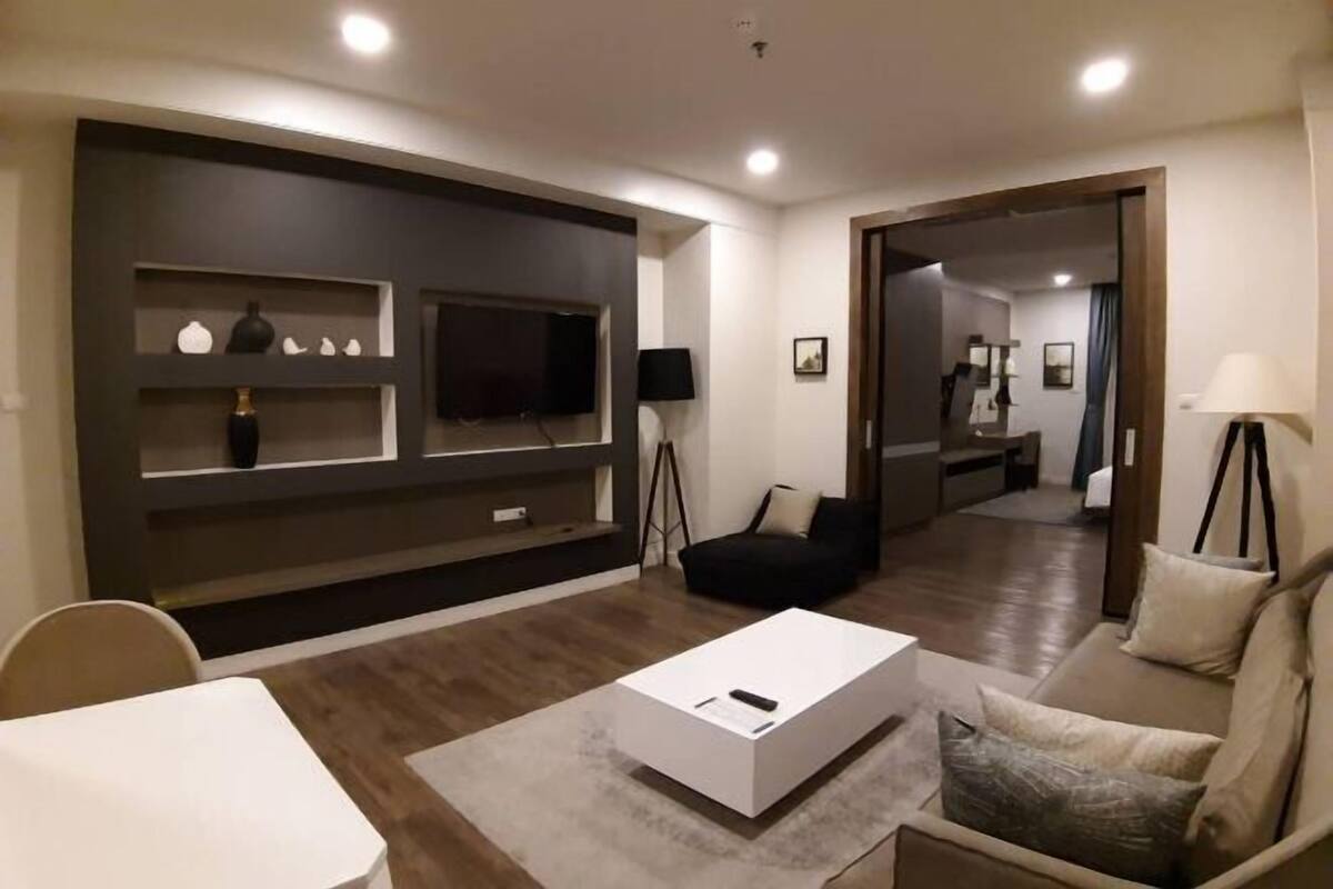 Oppholdsområde | En 40-tommers Flatskjerm-TV med kabel-kanaler samt TV