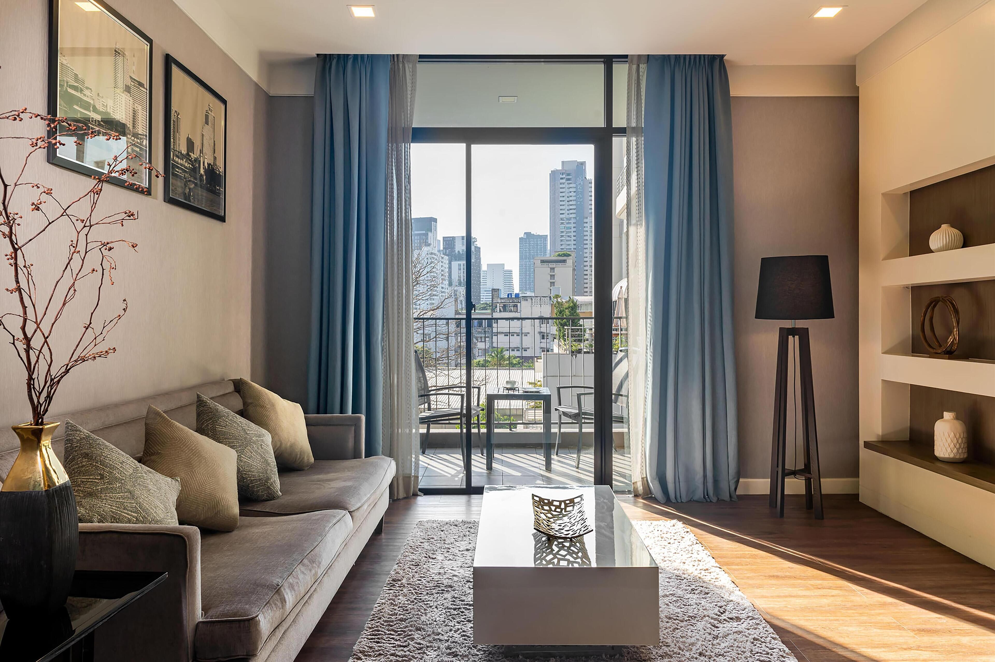 ห้องดีลักซ์สวีท, 3 ห้องนอน | บริเวณนั่งเล่น | ทีวีจอแบน 40 นิ้ว พร้อมช่องเคเบิล, ทีวี