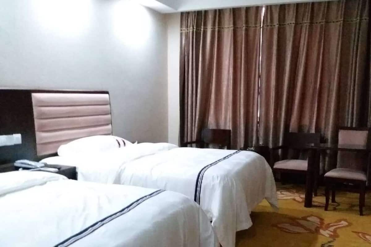 Minibar, in-room safe, desk, blackout curtains