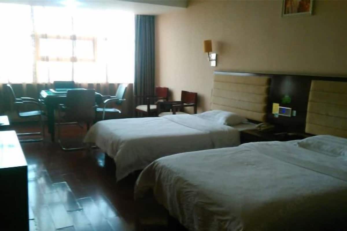 Minibar, in-room safe, desk, blackout curtains