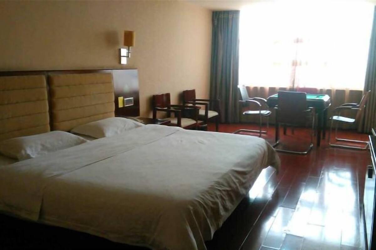 Minibar, in-room safe, desk, blackout curtains