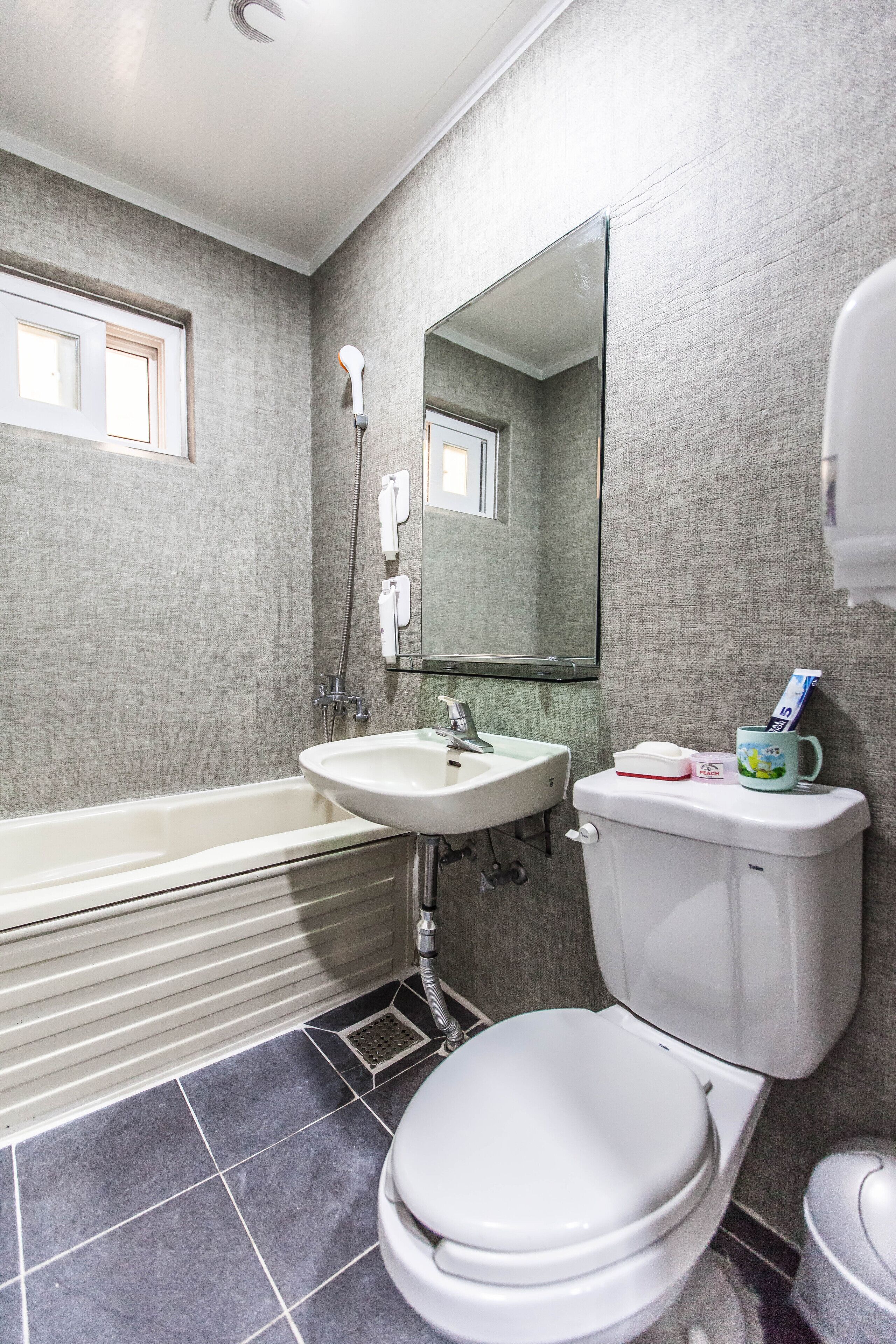Twin Room | Bathroom | Shower