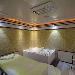 Couples treatment room(s), steam room, body treatments, body wraps