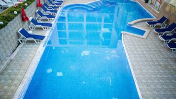 Indoor pool, seasonal outdoor pool, sun loungers
