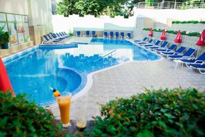 Indoor pool, seasonal outdoor pool, pool loungers - Zdravets Hotel Wellness & SPA (Velingrad)