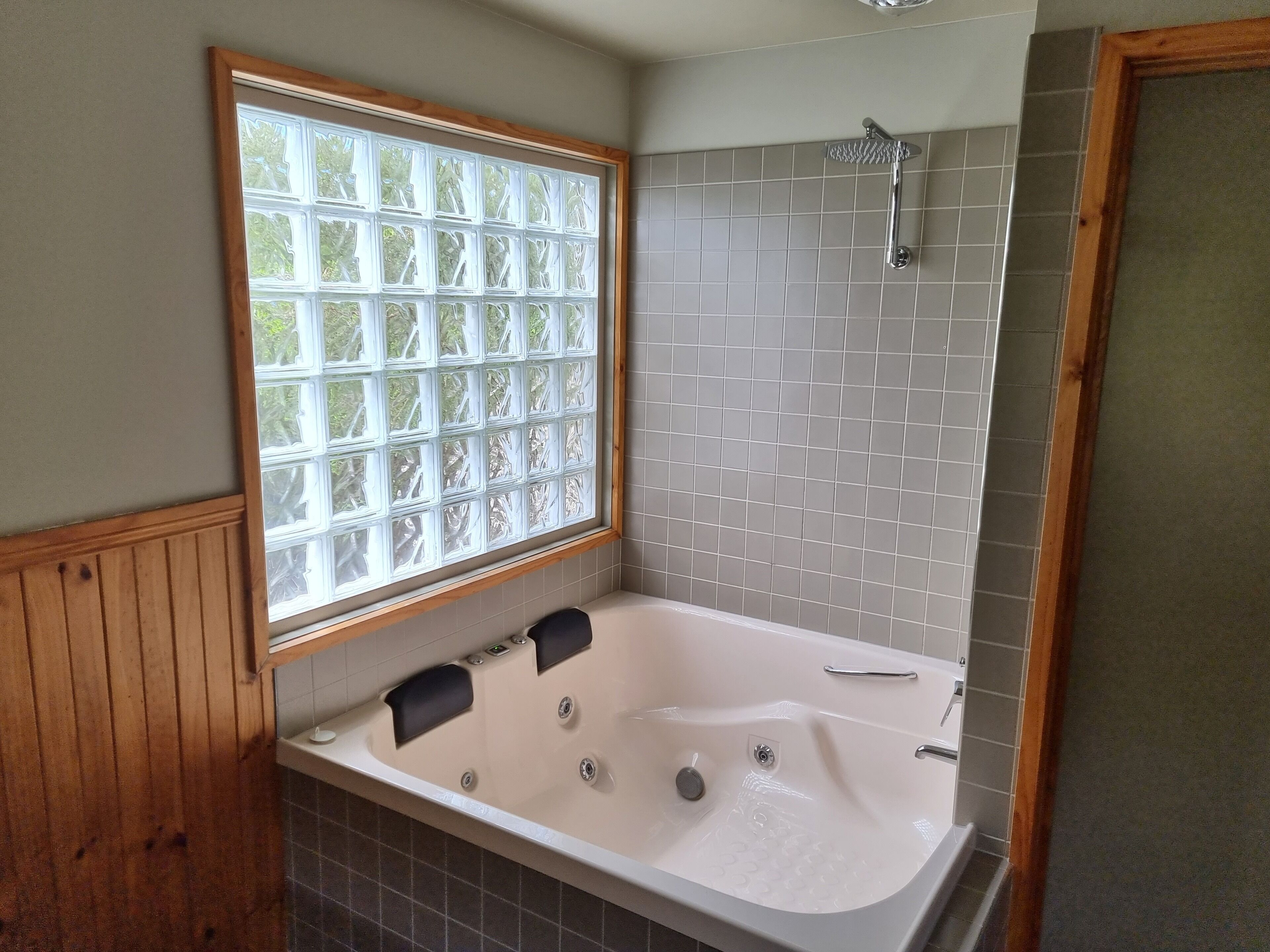 Spa Studio | Private spa tub