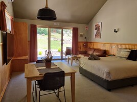 Standard Studio | In-room dining