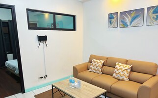 Basic Apartment, 1 Bedroom, Ocean View, Sea Facing | Ruang tamu | 32 inci televisyen LED dengan digital, TV, Netflix