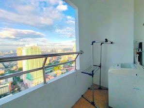 Comfort Double Room, 1 Queen Bed, City View | Balcony view - Serena's House - Manila (Manila)