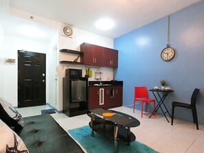 Télévision LED de 32 pouces avec chaînes numériques, télévision, Netflix