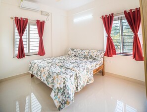 In-room safe, desk, soundproofing, rollaway beds - Catalyst Suites-JP Nagar (Bengaluru)