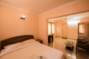 In-room safe, desk, soundproofing, rollaway beds - Catalyst Suites-JP Nagar (Bengaluru)