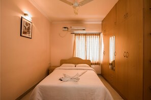 In-room safe, desk, soundproofing, rollaway beds