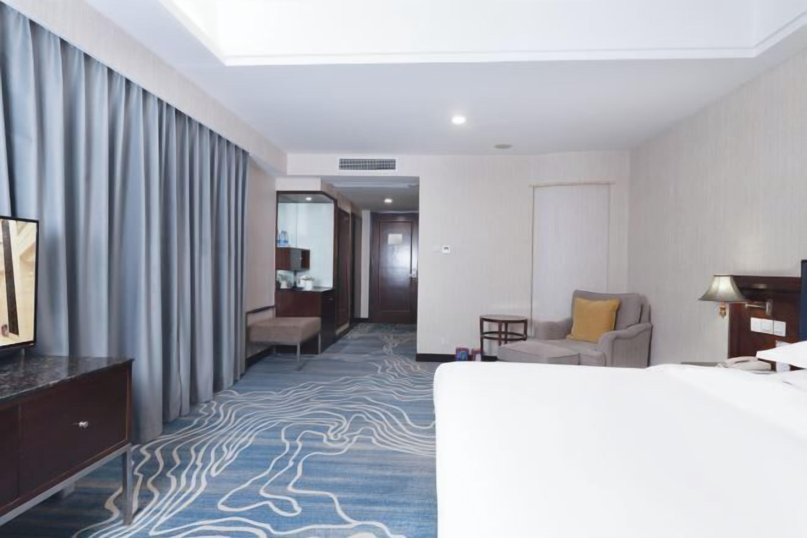 Minibar, in-room safe, desk, blackout curtains