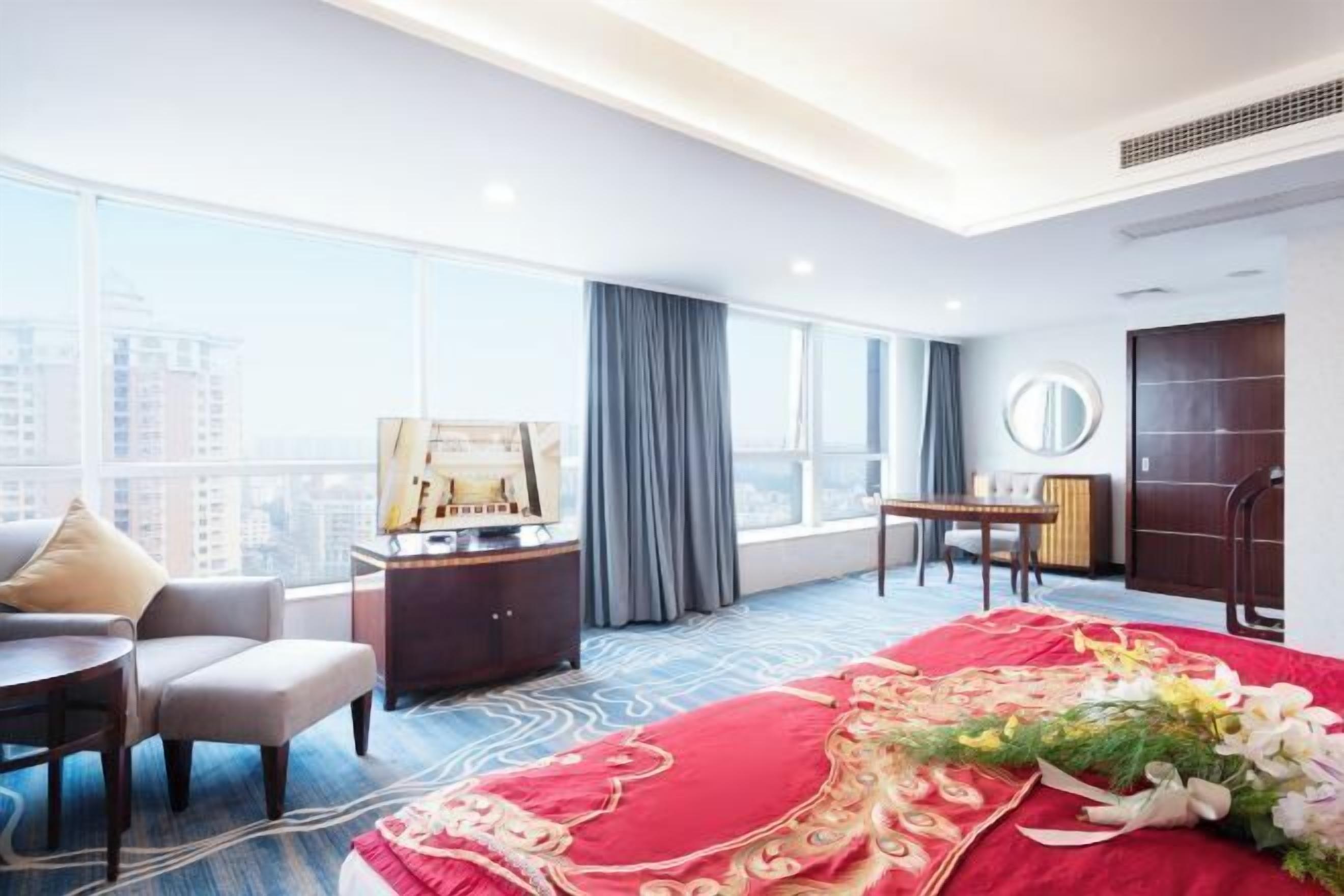 Minibar, in-room safe, desk, blackout curtains