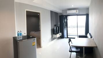 Suite | Living area | Flat-screen TV