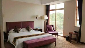 Deluxe Queen or Twin Room (Shower Only) | Minibar, in-room safe, desk, blackout drapes - Foshan Emperor Hotel (Foshan)