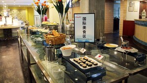 Breakfast, lunch and dinner served - Foshan Emperor Hotel (Foshan)