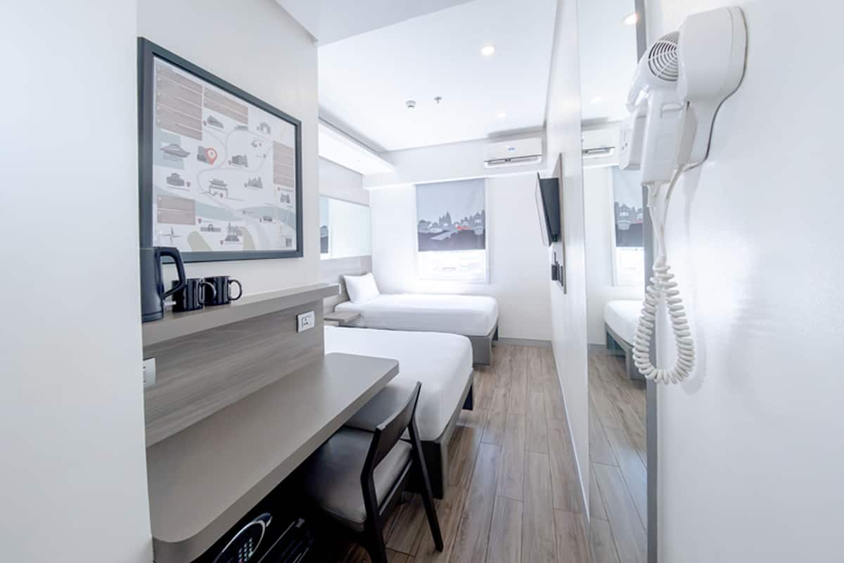 Premium bedding, in-room safe, desk, blackout curtains