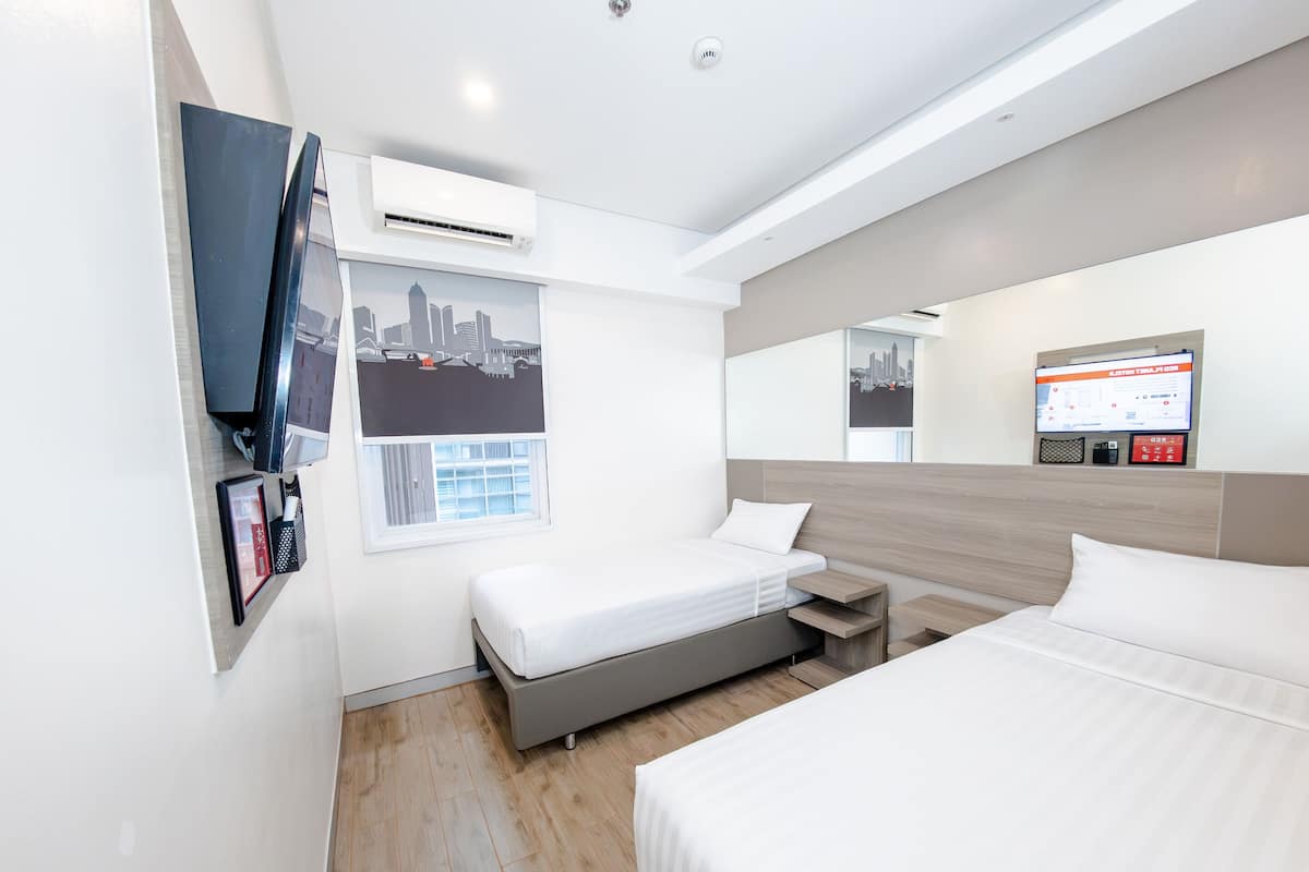 Premium bedding, in-room safe, desk, blackout curtains